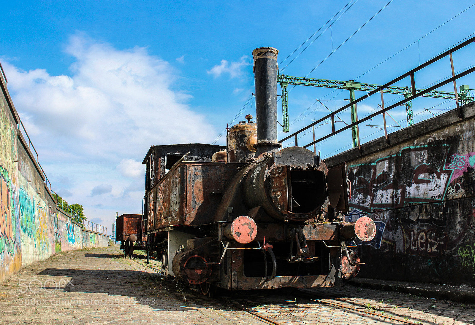 Canon EOS 1200D (EOS Rebel T5 / EOS Kiss X70 / EOS Hi) sample photo. The old train i. photography
