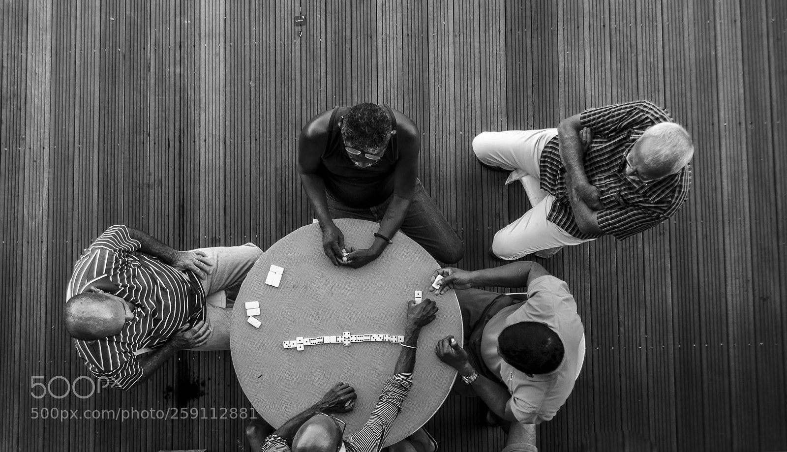 Nikon D5100 sample photo. Partie de domino photography