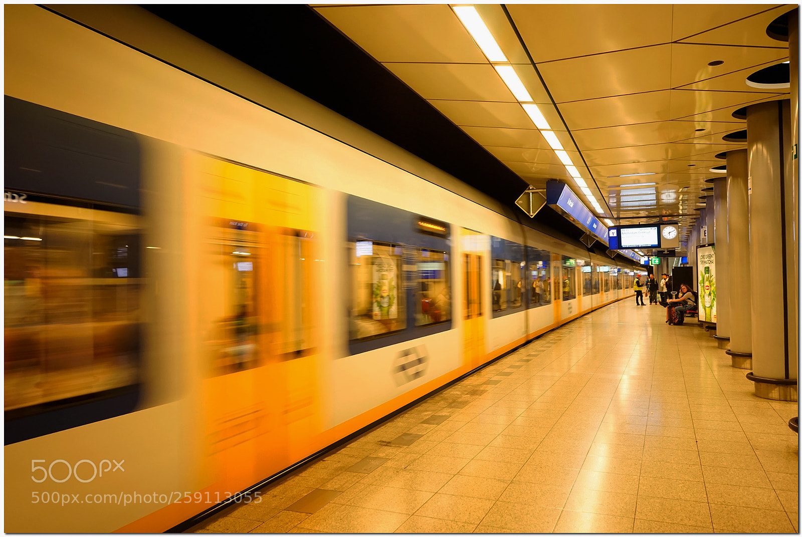 Sony a7 sample photo. Waiting for the train photography