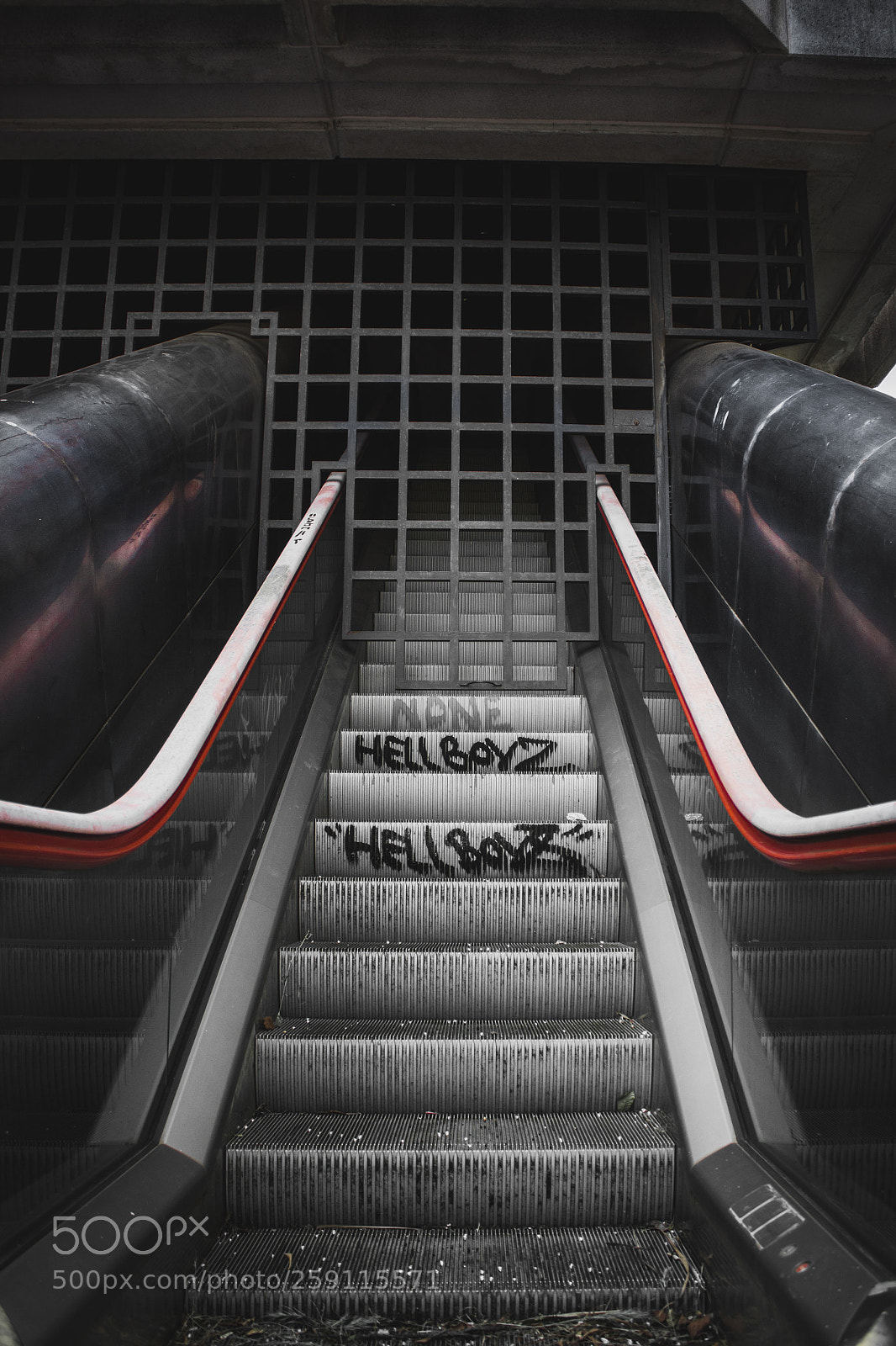 Canon EOS 700D (EOS Rebel T5i / EOS Kiss X7i) sample photo. Stairs photography