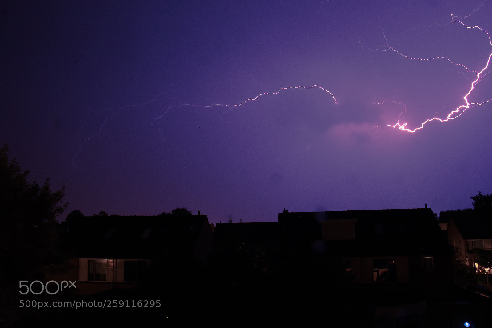 Canon EOS 70D sample photo. Lighting the sky photography