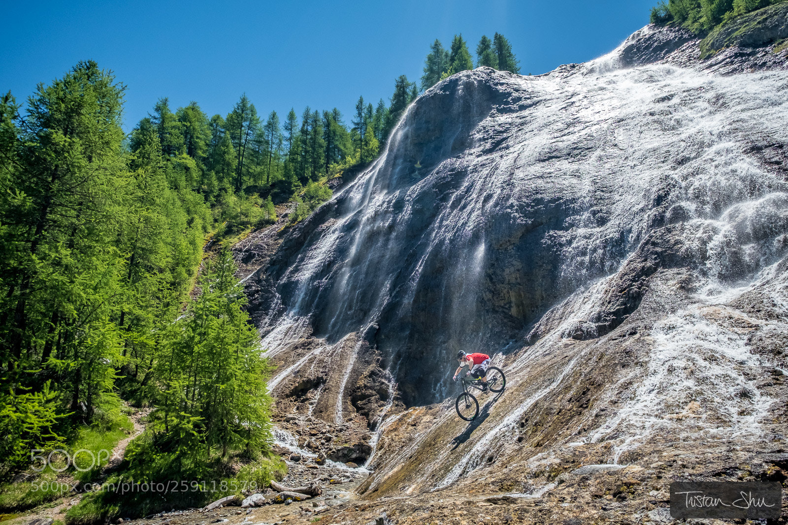 Fujifilm X-T2 sample photo. Down the waterfalls with photography