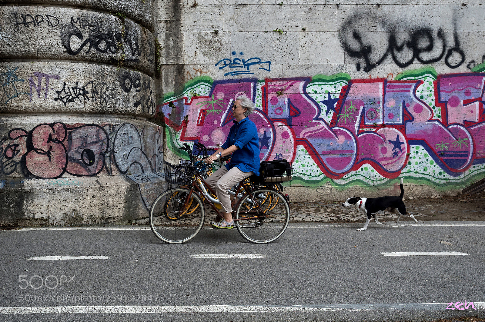 Olympus OM-D E-M5 II sample photo. In giro ...lungotevere photography