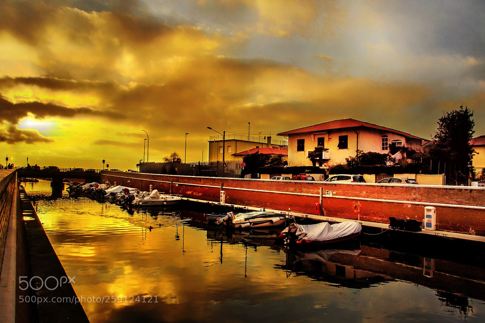 Sony SLT-A68 sample photo. Golden hour o apocalisse? photography