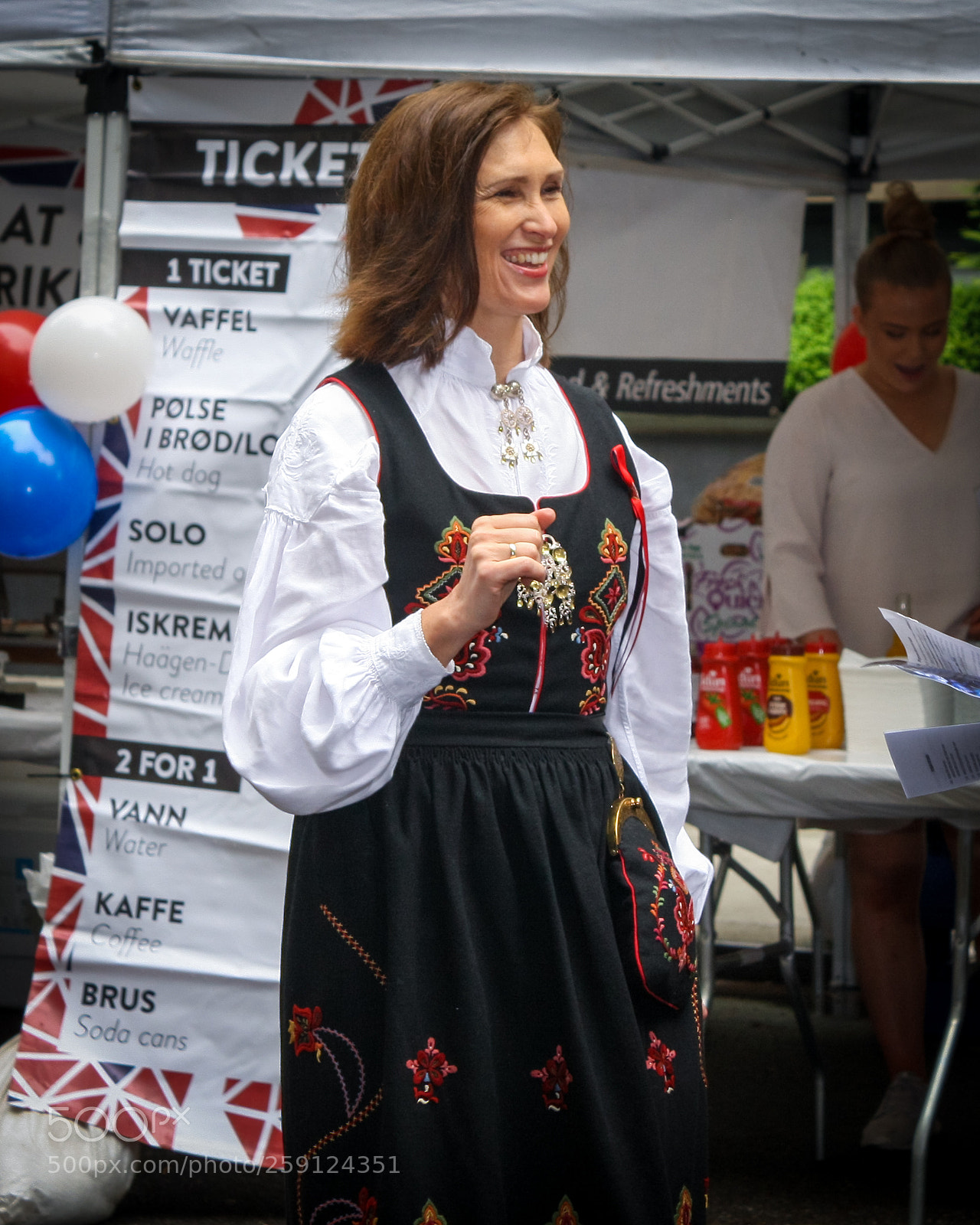 Canon EOS 1000D (EOS Digital Rebel XS / EOS Kiss F) sample photo. May 17 norwegian constitution day 2018 photography
