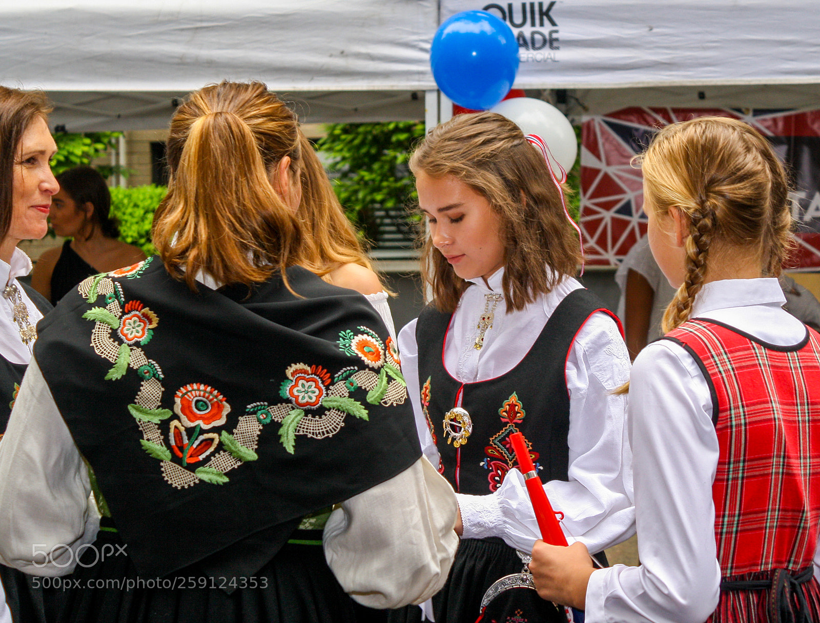 Canon EOS 1000D (EOS Digital Rebel XS / EOS Kiss F) sample photo. May 17 norwegian constitution day 2018 photography