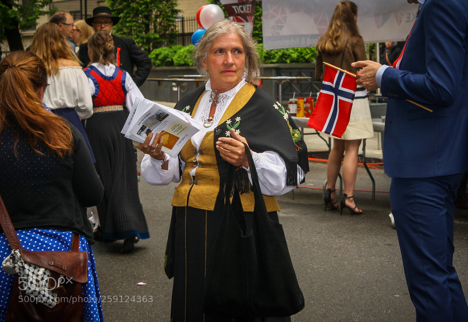 Canon EOS 1000D (EOS Digital Rebel XS / EOS Kiss F) sample photo. May 17 norwegian constitution day 2018 photography
