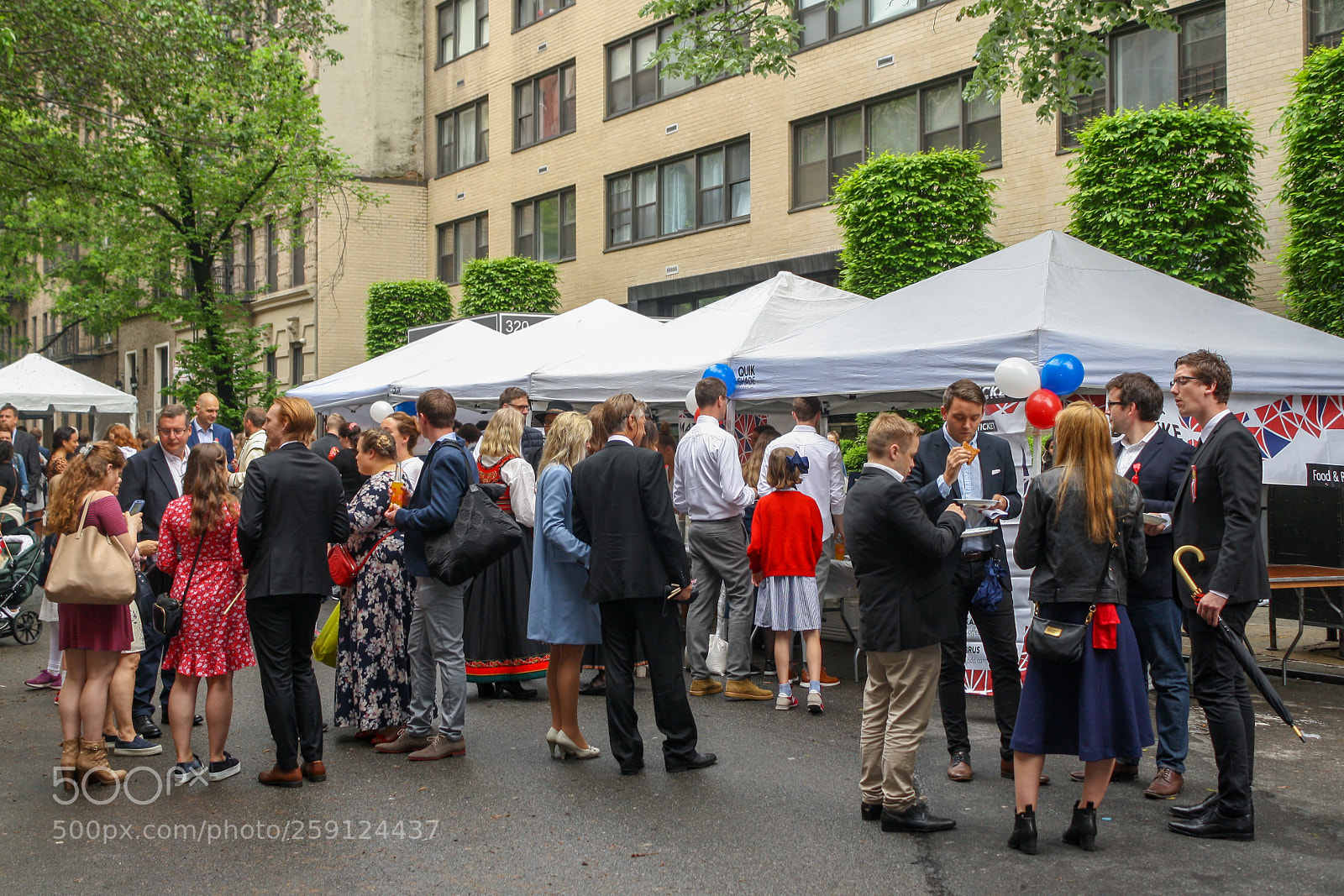 Canon EOS 1000D (EOS Digital Rebel XS / EOS Kiss F) sample photo. May 17 norwegian constitution day 2018 photography