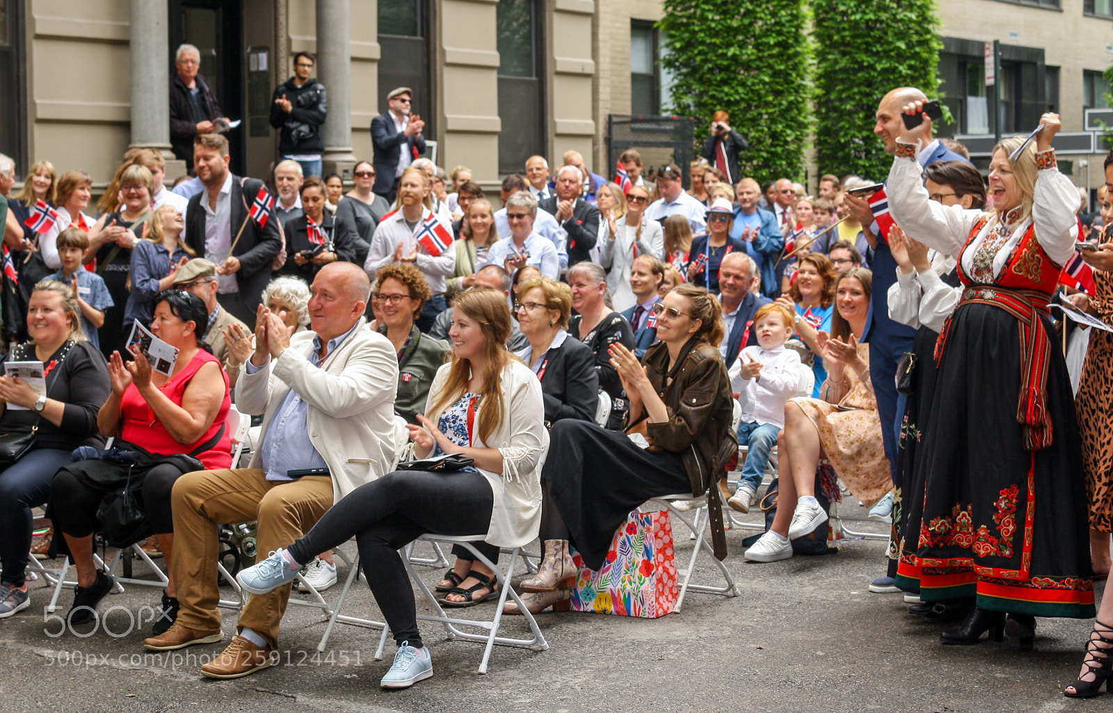 Canon EOS 1000D (EOS Digital Rebel XS / EOS Kiss F) sample photo. May 17 norwegian constitution day 2018 photography