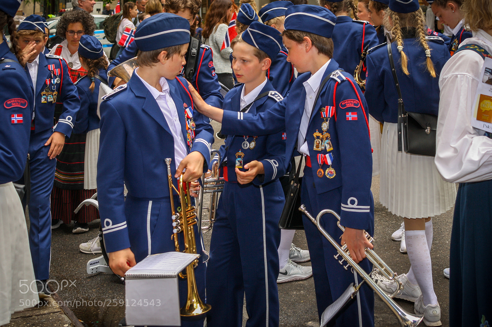 Canon EOS 1000D (EOS Digital Rebel XS / EOS Kiss F) sample photo. May 17 norwegian constitution day 2018 photography