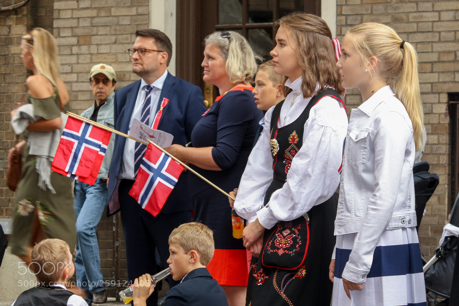 Canon EOS 1000D (EOS Digital Rebel XS / EOS Kiss F) sample photo. May 17 norwegian constitution day 2018 photography