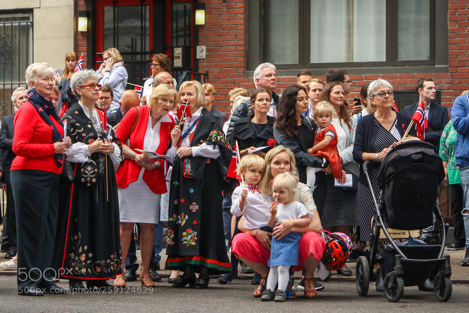 Canon EOS 1000D (EOS Digital Rebel XS / EOS Kiss F) sample photo. May 17 norwegian constitution day 2018 photography
