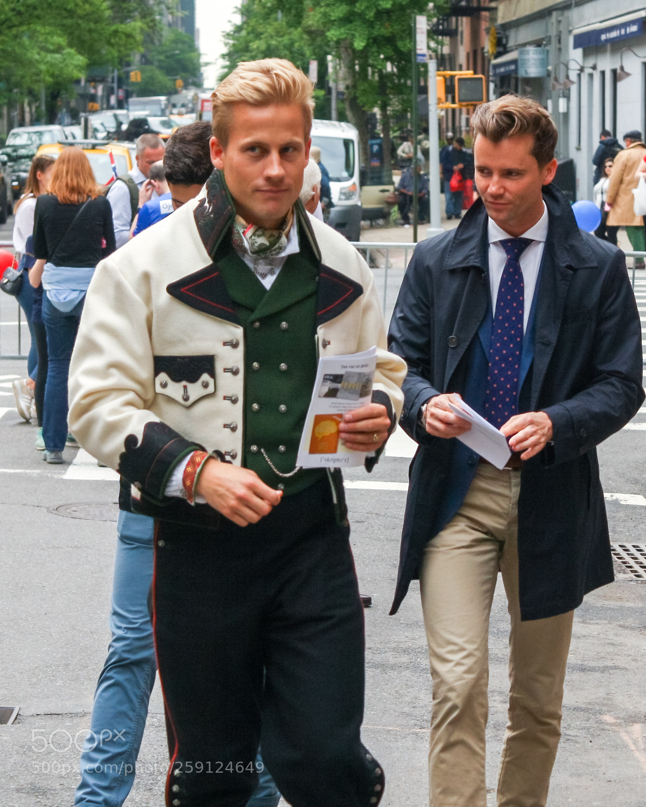 Canon EOS 1000D (EOS Digital Rebel XS / EOS Kiss F) sample photo. May 17 norwegian constitution day 2018 photography