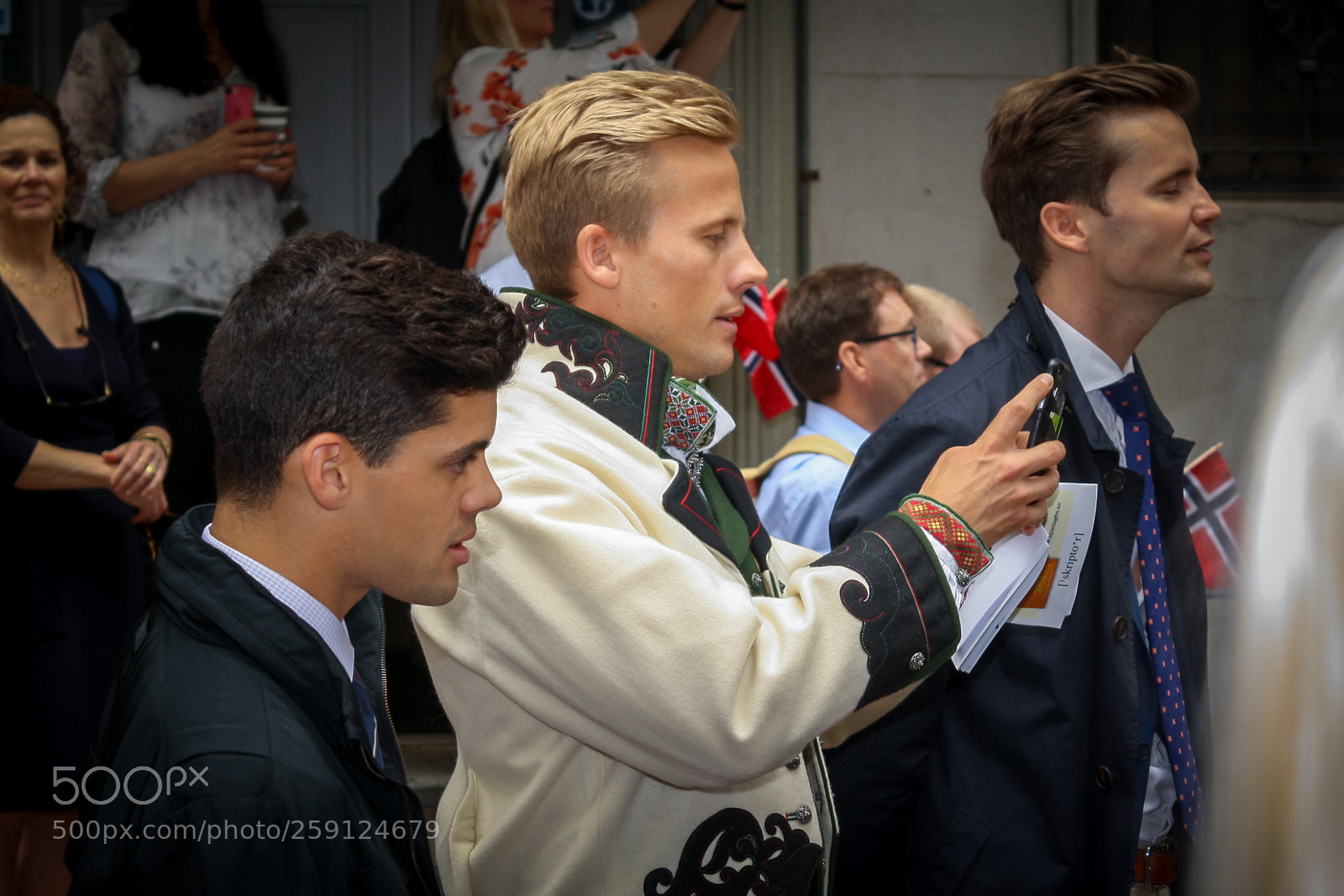 Canon EOS 1000D (EOS Digital Rebel XS / EOS Kiss F) sample photo. May 17 norwegian constitution day 2018 photography