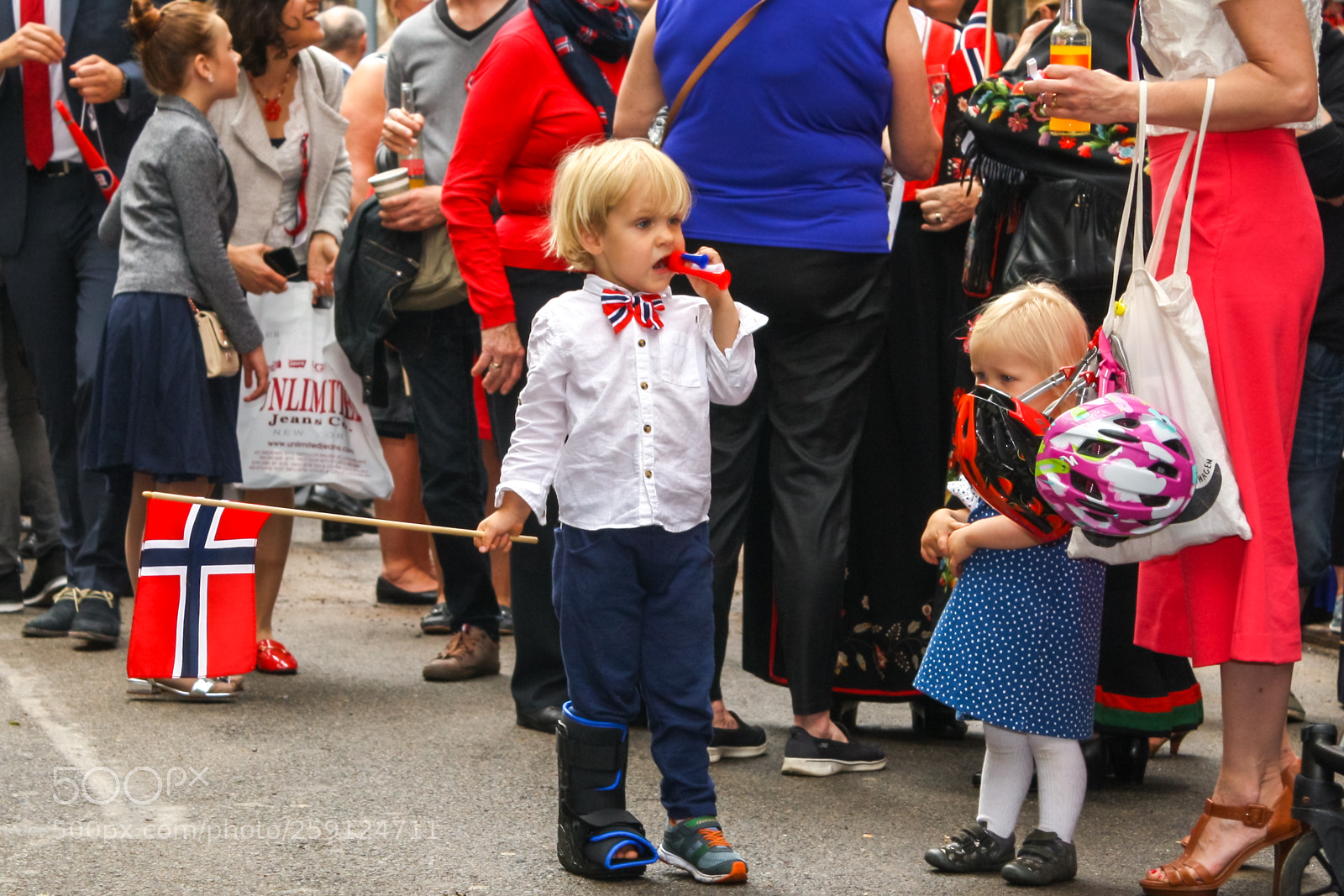 Canon EOS 1000D (EOS Digital Rebel XS / EOS Kiss F) sample photo. May 17 norwegian constitution day 2018 photography