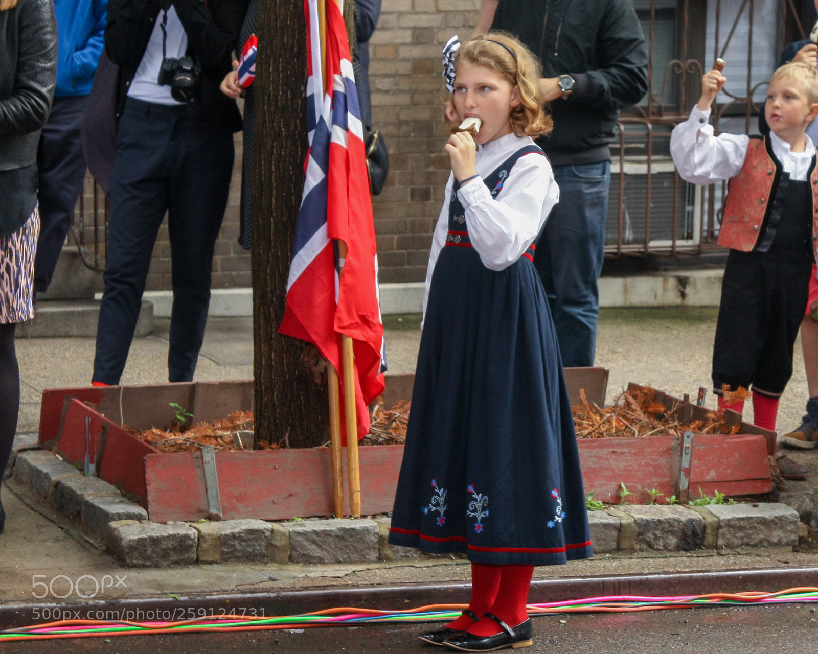 Canon EOS 1000D (EOS Digital Rebel XS / EOS Kiss F) sample photo. May 17 norwegian constitution day 2018 photography