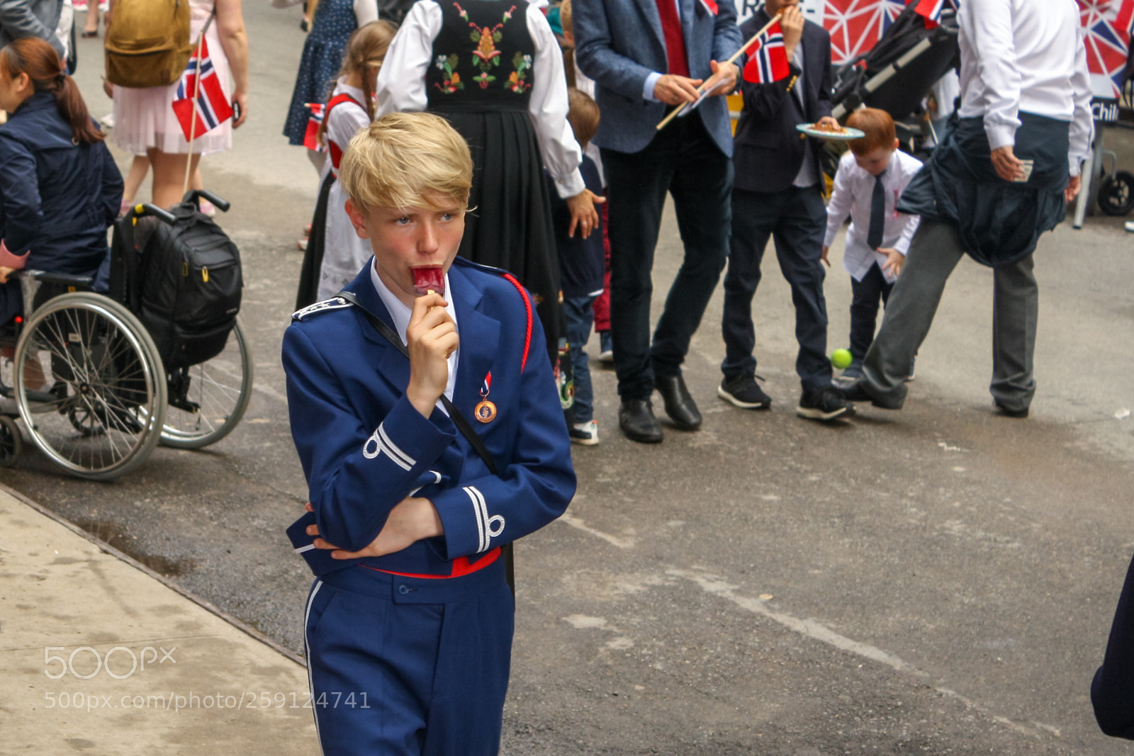 Canon EOS 1000D (EOS Digital Rebel XS / EOS Kiss F) sample photo. May 17 norwegian constitution day 2018 photography