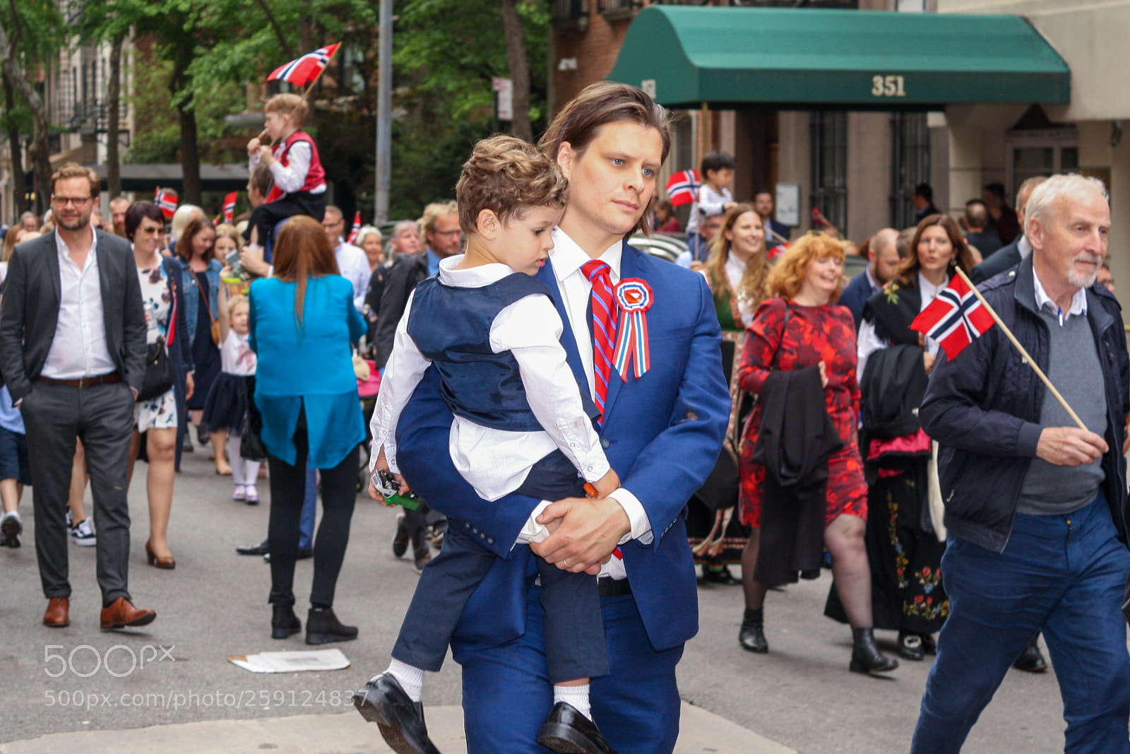 Canon EOS 1000D (EOS Digital Rebel XS / EOS Kiss F) sample photo. May 17 norwegian constitution day 2018 photography