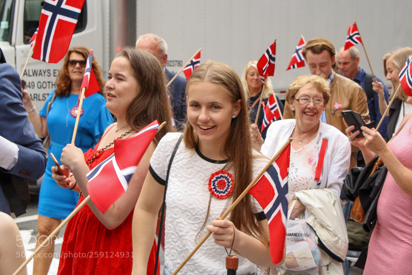 Canon EOS 1000D (EOS Digital Rebel XS / EOS Kiss F) sample photo. May 17 norwegian constitution day 2018 photography