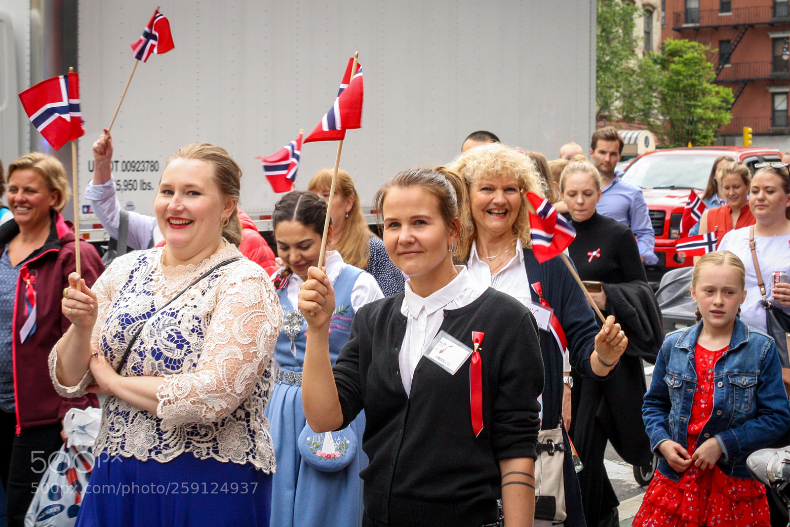 Canon EOS 1000D (EOS Digital Rebel XS / EOS Kiss F) sample photo. May 17 norwegian constitution day 2018 photography