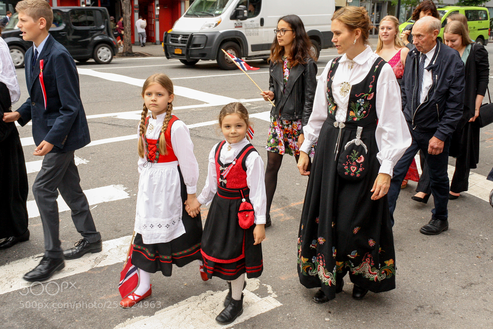 Canon EOS 1000D (EOS Digital Rebel XS / EOS Kiss F) sample photo. May 17 norwegian constitution day 2018 photography