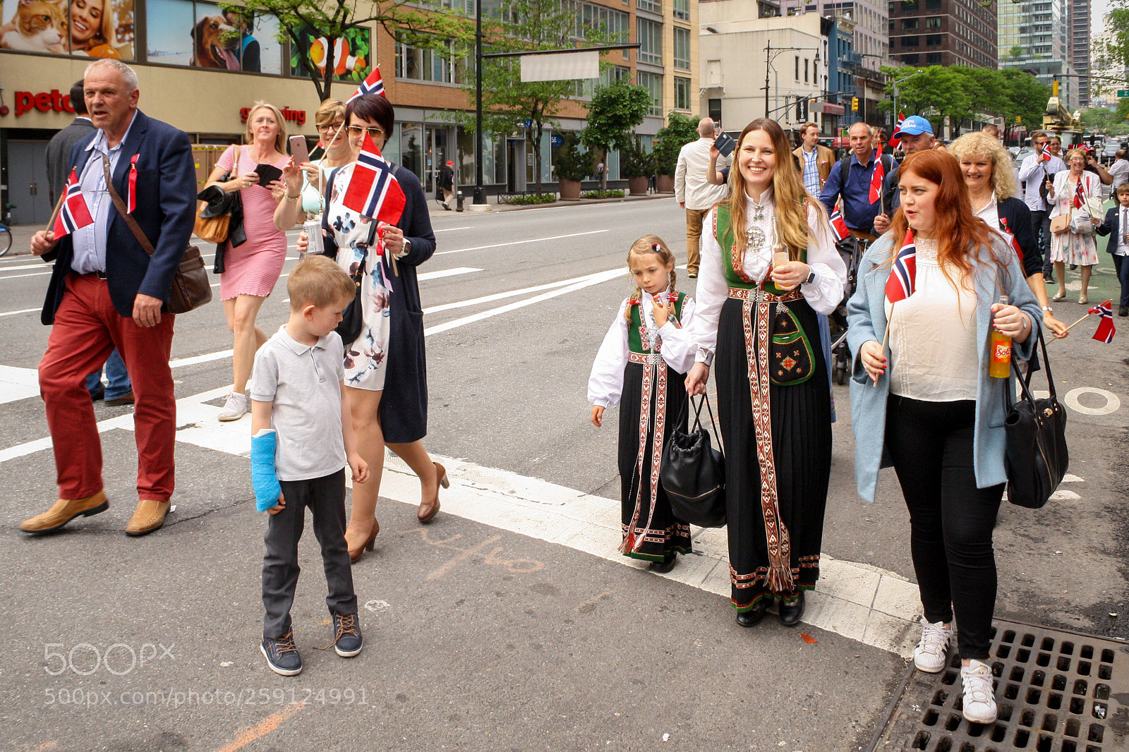 Canon EOS 1000D (EOS Digital Rebel XS / EOS Kiss F) sample photo. May 17 norwegian constitution day 2018 photography