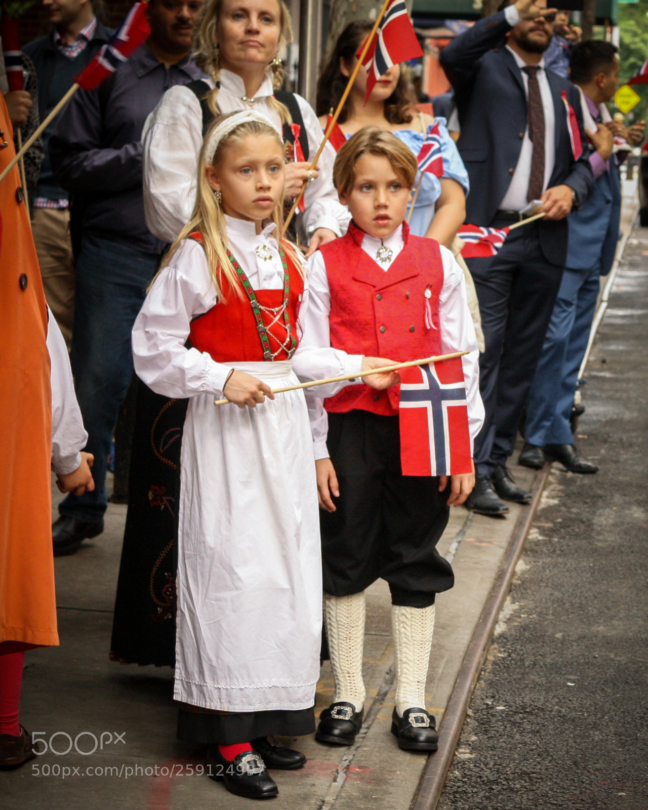 Canon EOS 1000D (EOS Digital Rebel XS / EOS Kiss F) sample photo. May 17 norwegian constitution day 2018 photography