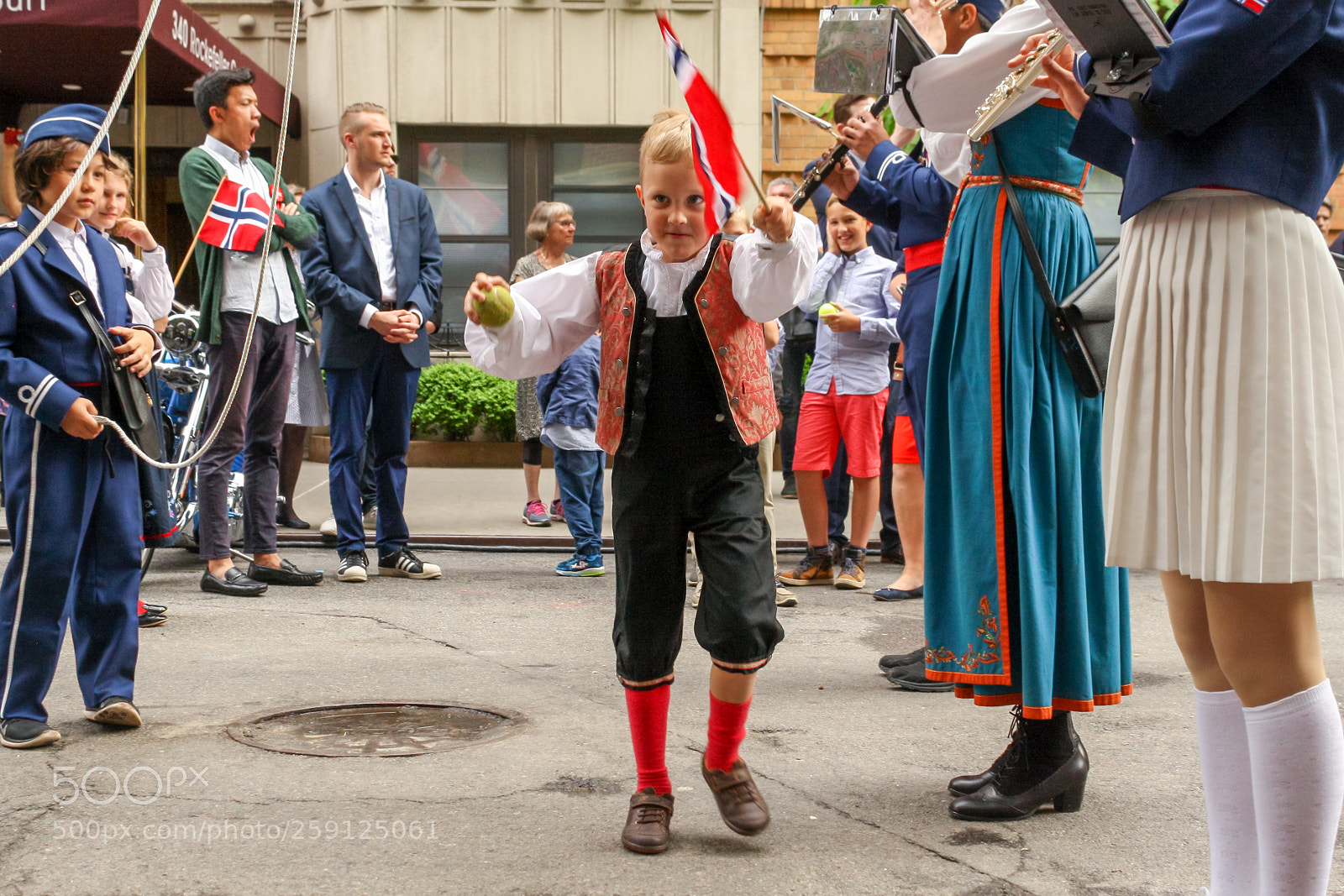 Canon EOS 1000D (EOS Digital Rebel XS / EOS Kiss F) sample photo. May 17 norwegian constitution day 2018 photography