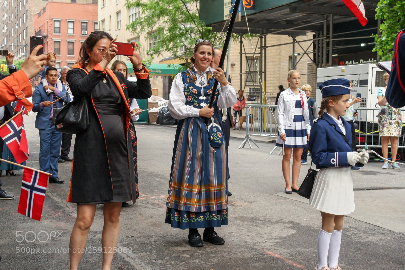 Canon EOS 1000D (EOS Digital Rebel XS / EOS Kiss F) sample photo. May 17 norwegian constitution day 2018 photography