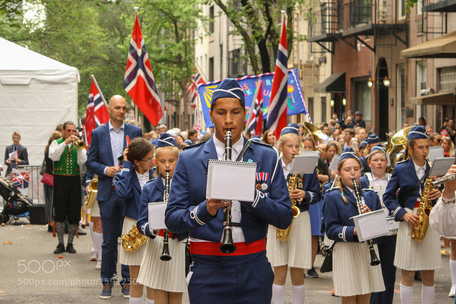 Canon EOS 1000D (EOS Digital Rebel XS / EOS Kiss F) sample photo. May 17 norwegian constitution day 2018 photography