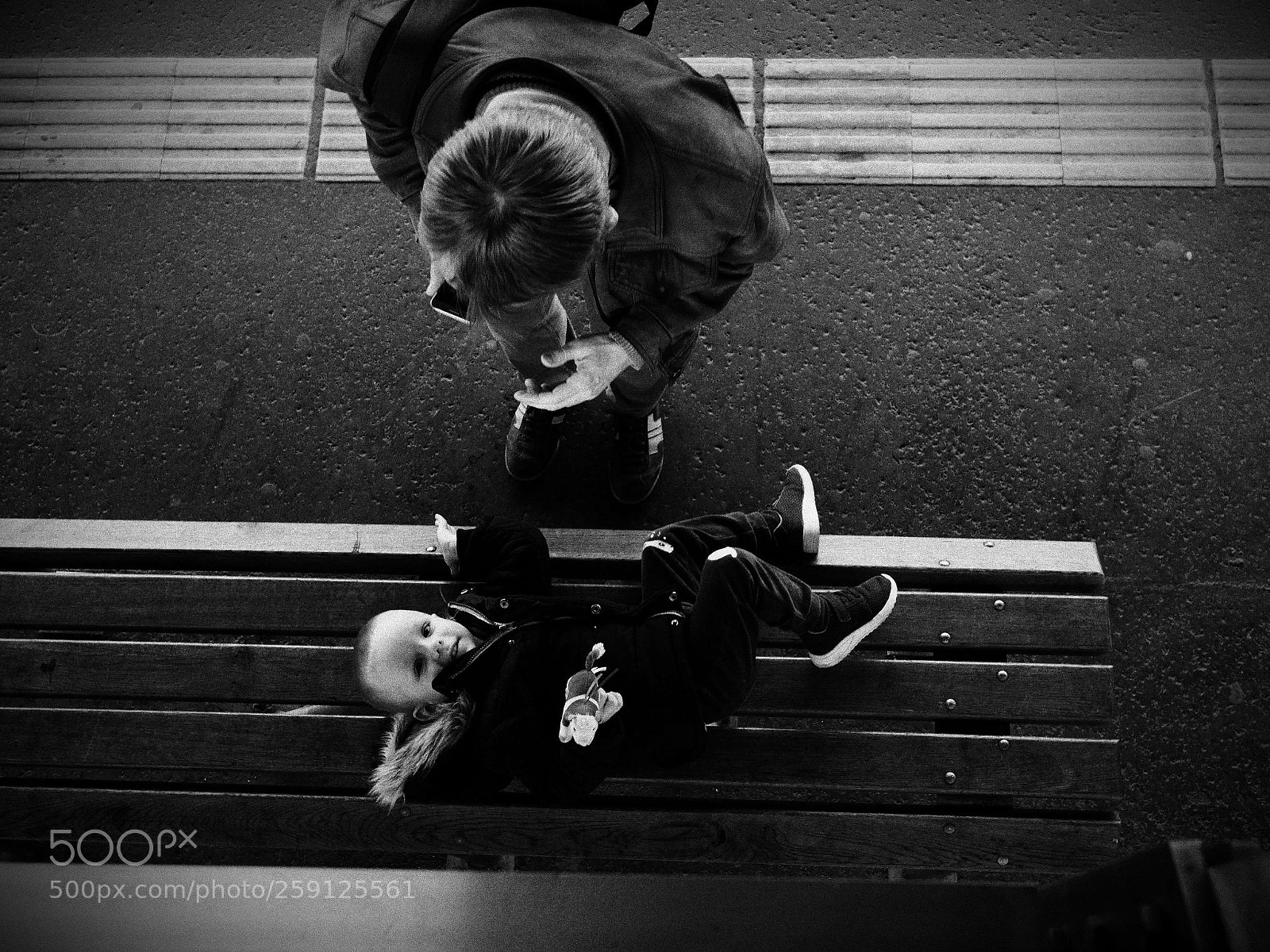 Olympus PEN-F sample photo. Bus station. photography