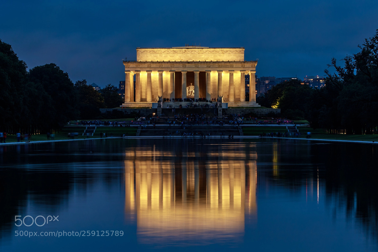 Canon EOS 5D Mark IV sample photo. Dusk at the reflecting photography