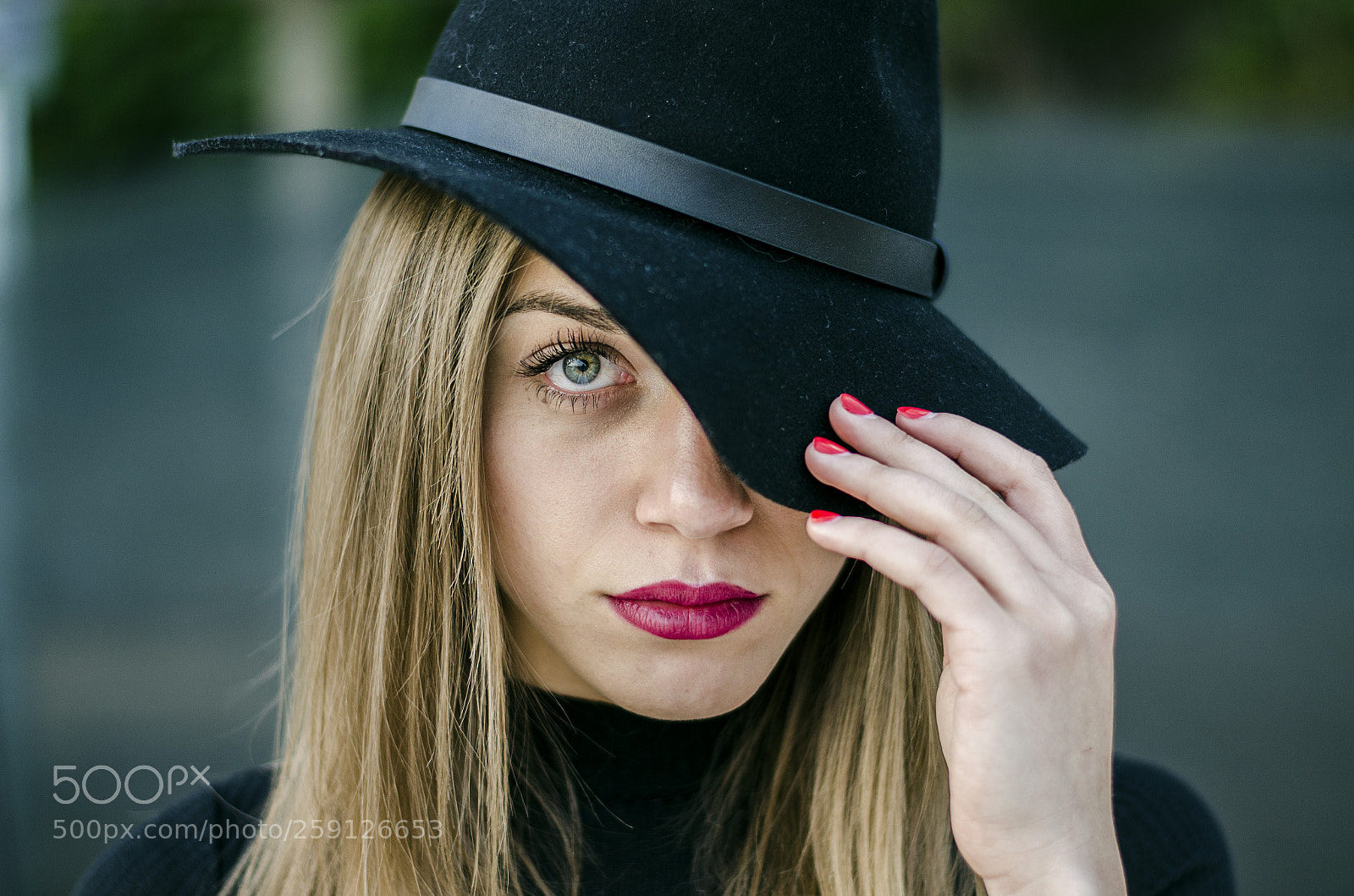 Nikon D7000 sample photo. The lady with the photography