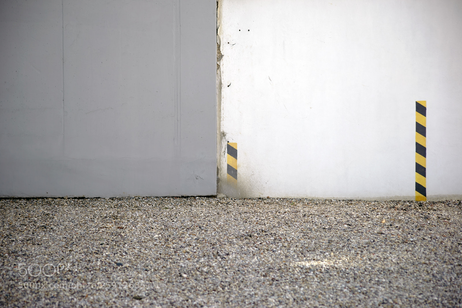 Sony a7 II sample photo. Wall and gravel photography