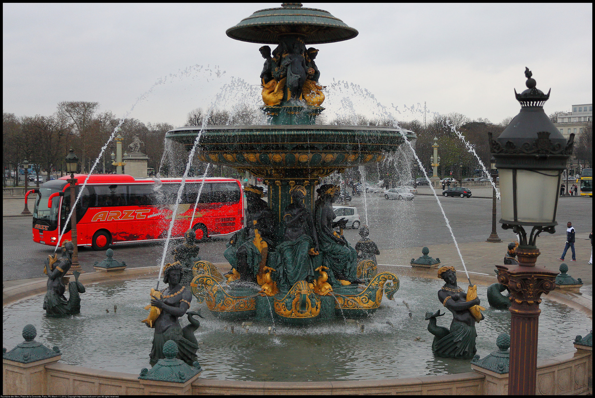 Canon EF-S 18-55mm F3.5-5.6 IS sample photo. Red bus photography