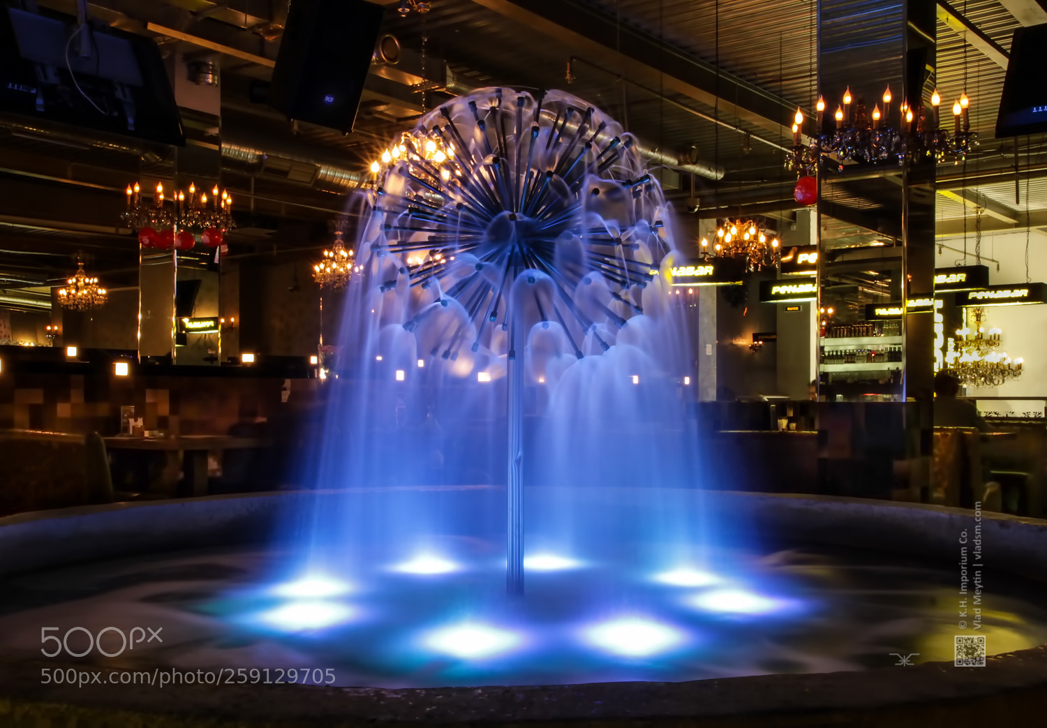 Canon EOS 500D (EOS Rebel T1i / EOS Kiss X3) sample photo. Blue fountain in a photography