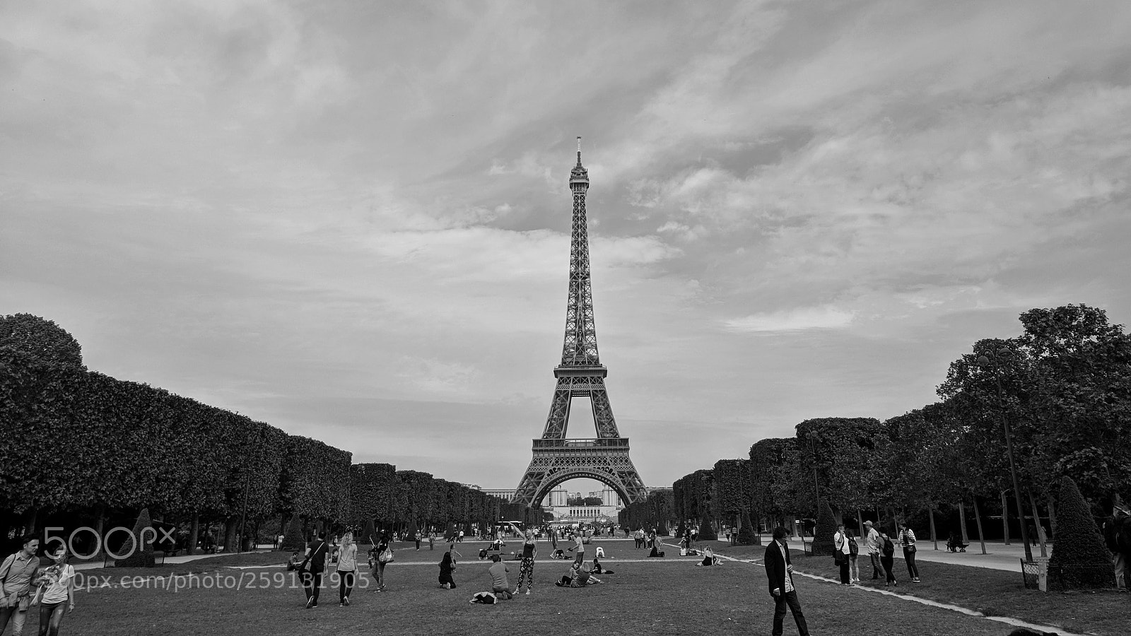 Google Pixel sample photo. Paris photography