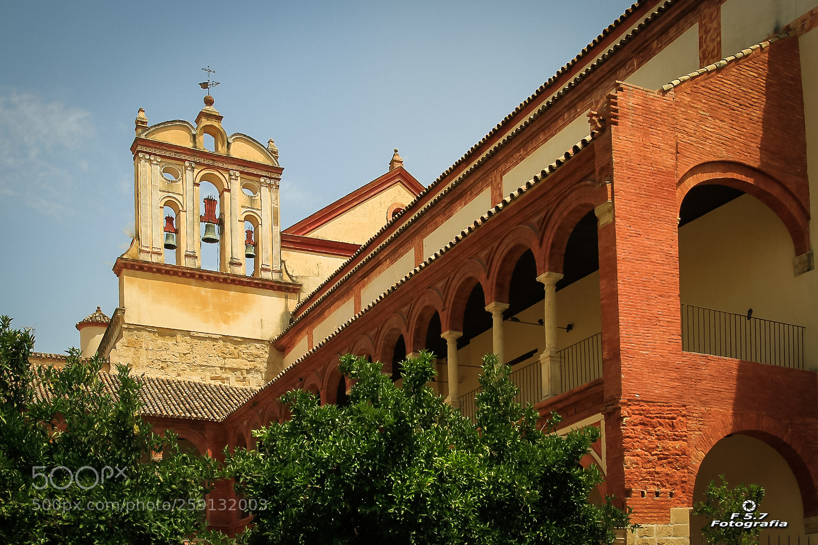 Canon EOS 7D sample photo. Claustro de la iglesia photography