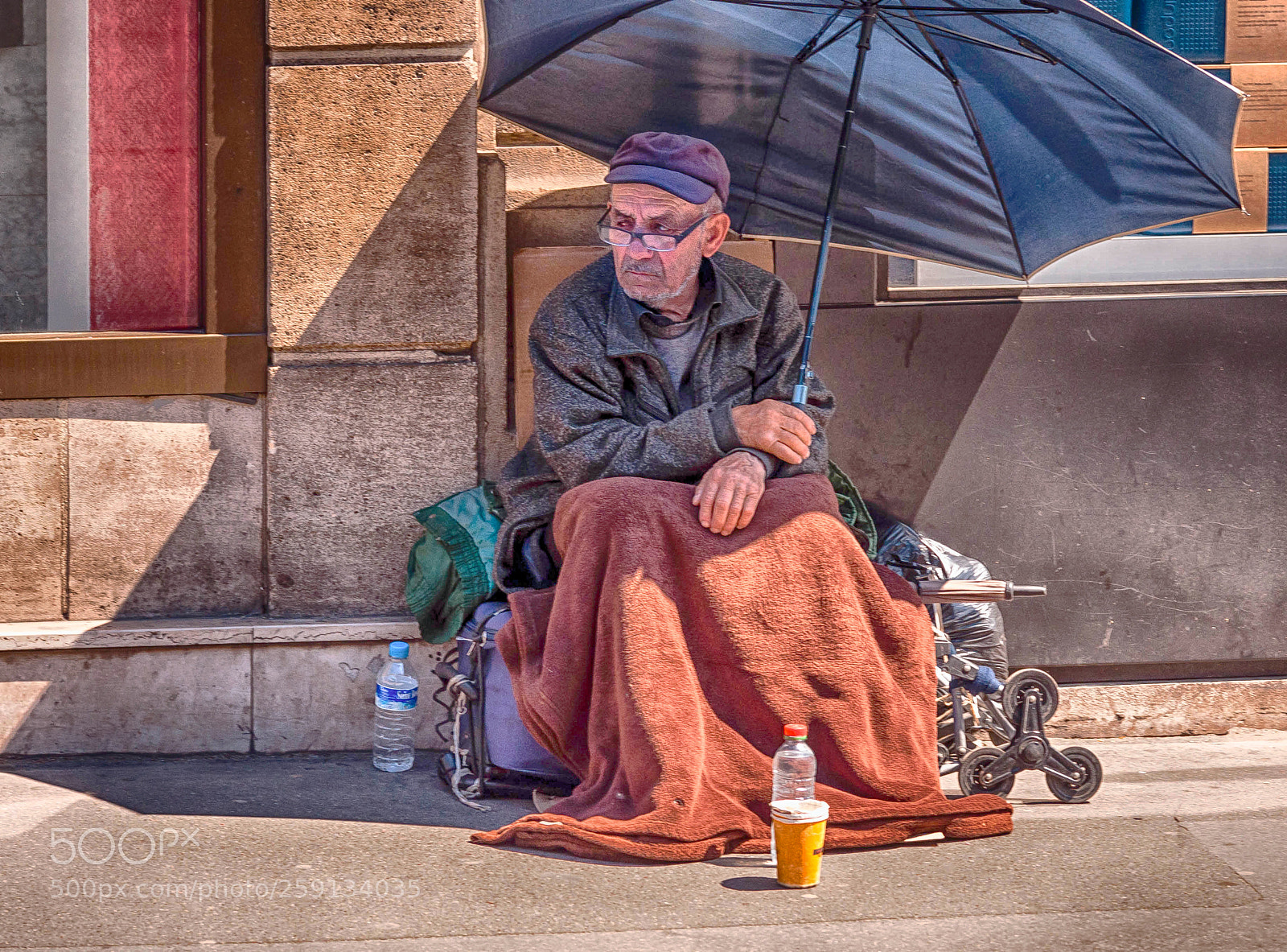 Nikon D90 sample photo. Protecting from the sun photography