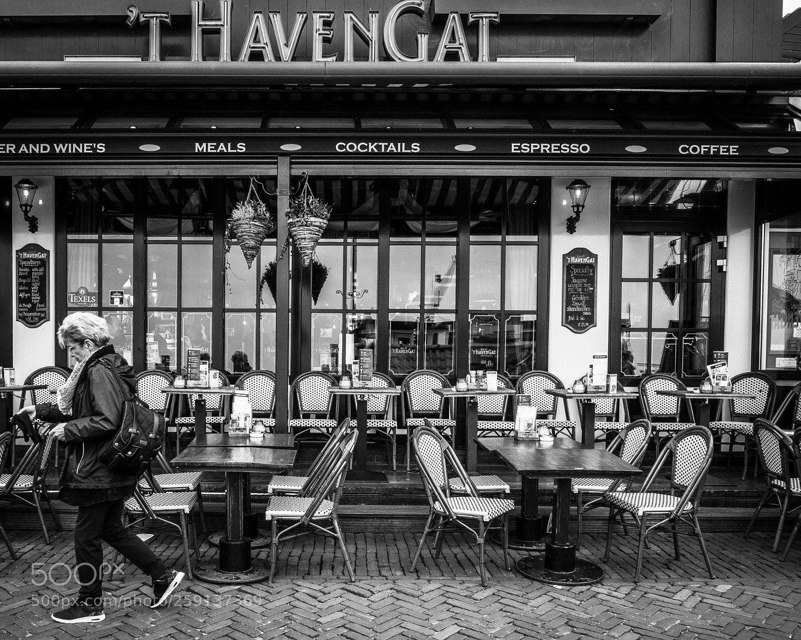 Olympus OM-D E-M10 sample photo. Volendam tourism photography