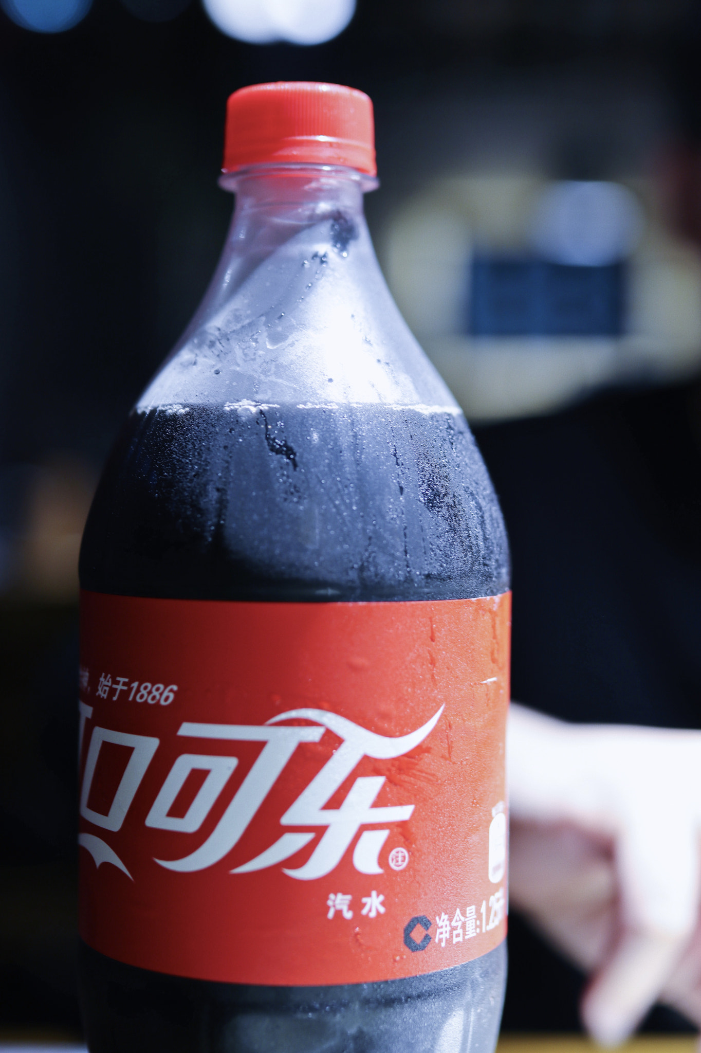 Canon EOS M6 sample photo. Coke cola photography
