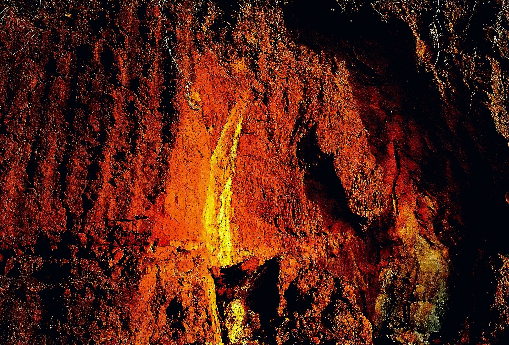 HUAWEI P9 Plus sample photo. Volcano-like soil formation photography