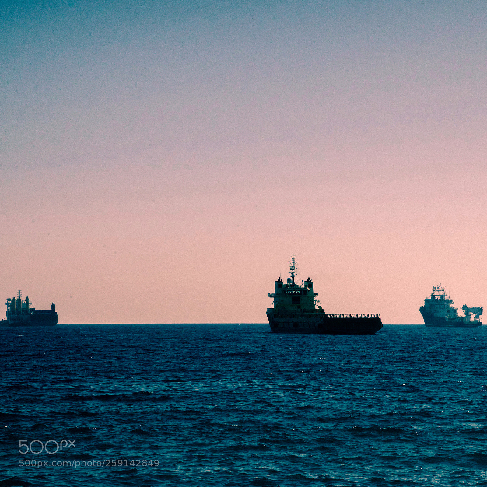 Nikon D610 sample photo. Ships photography
