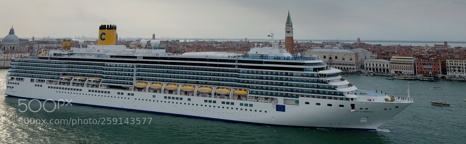 Nikon D5100 sample photo. Venice for size comparison photography