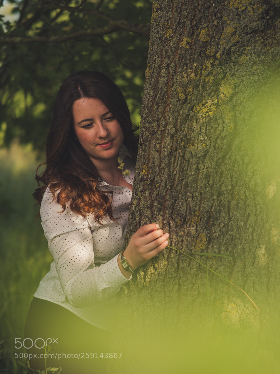 Olympus OM-D E-M1 Mark II sample photo. Outdoor portrait photography