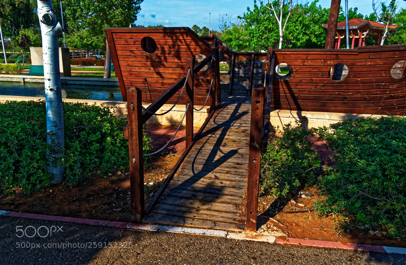 Nikon D5300 sample photo. Entrance to a ship photography