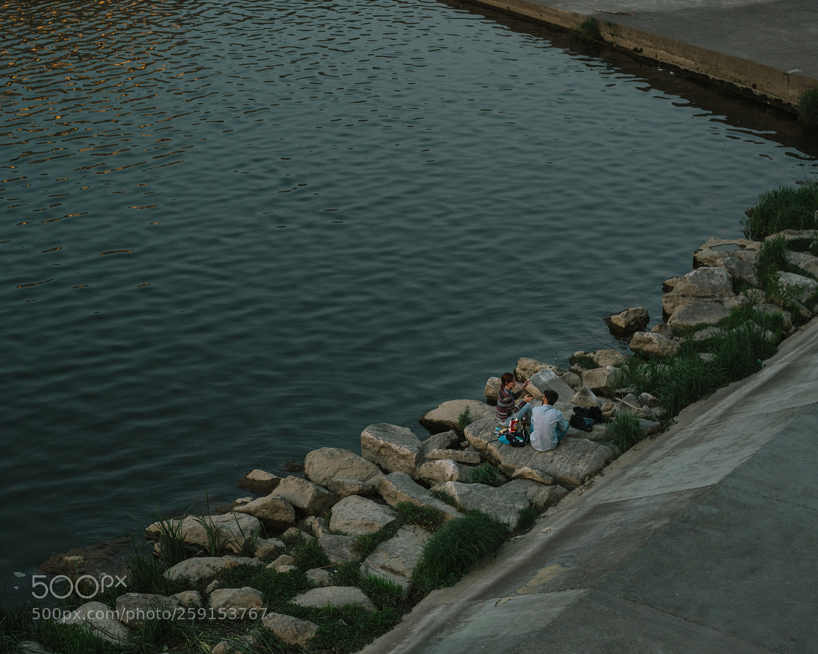 Sony a7R II sample photo. Lakeside picnic date photography