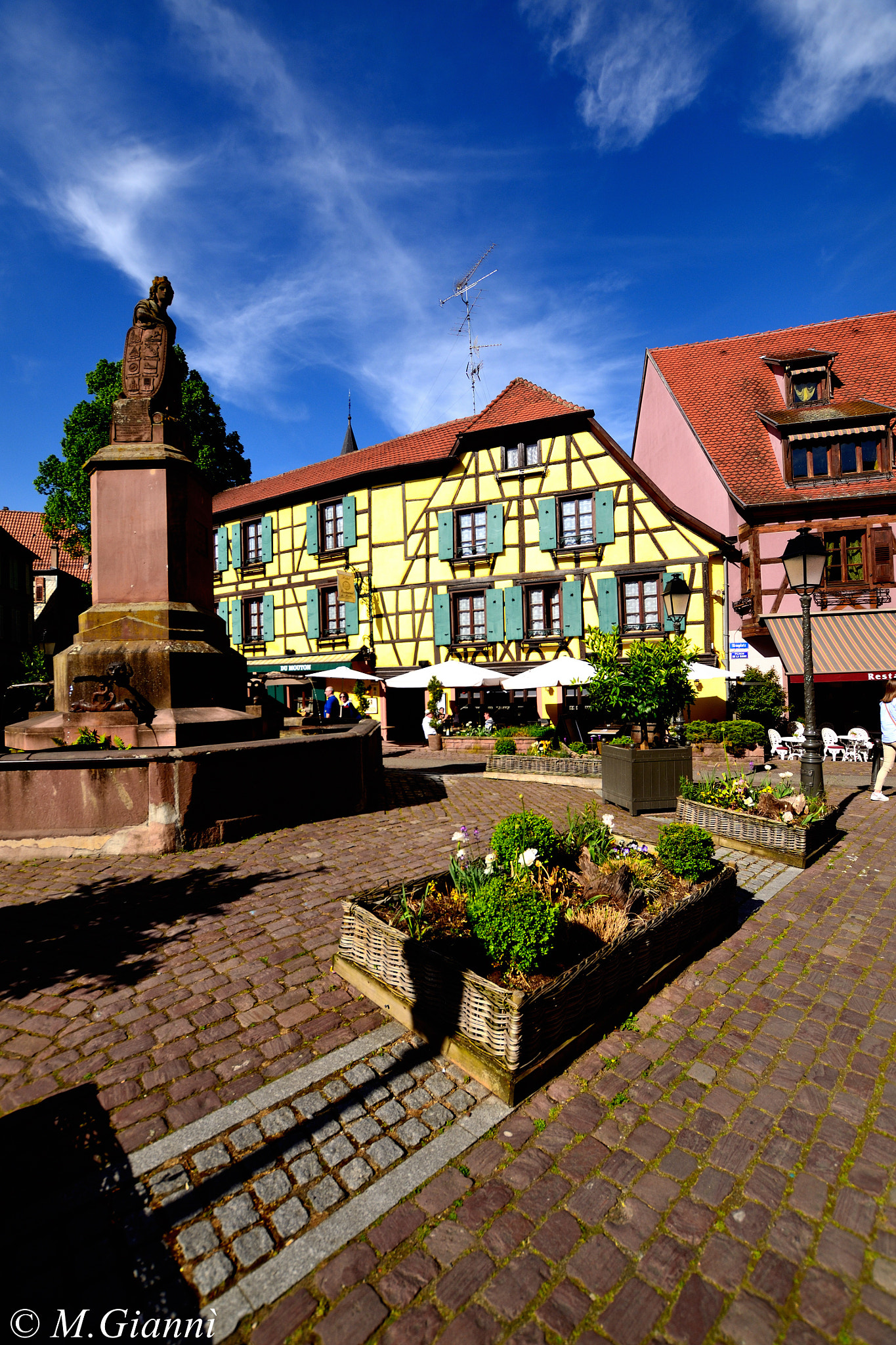 Sigma 10-20mm F3.5 EX DC HSM sample photo. Street of ribeauville - place de la sinne photography