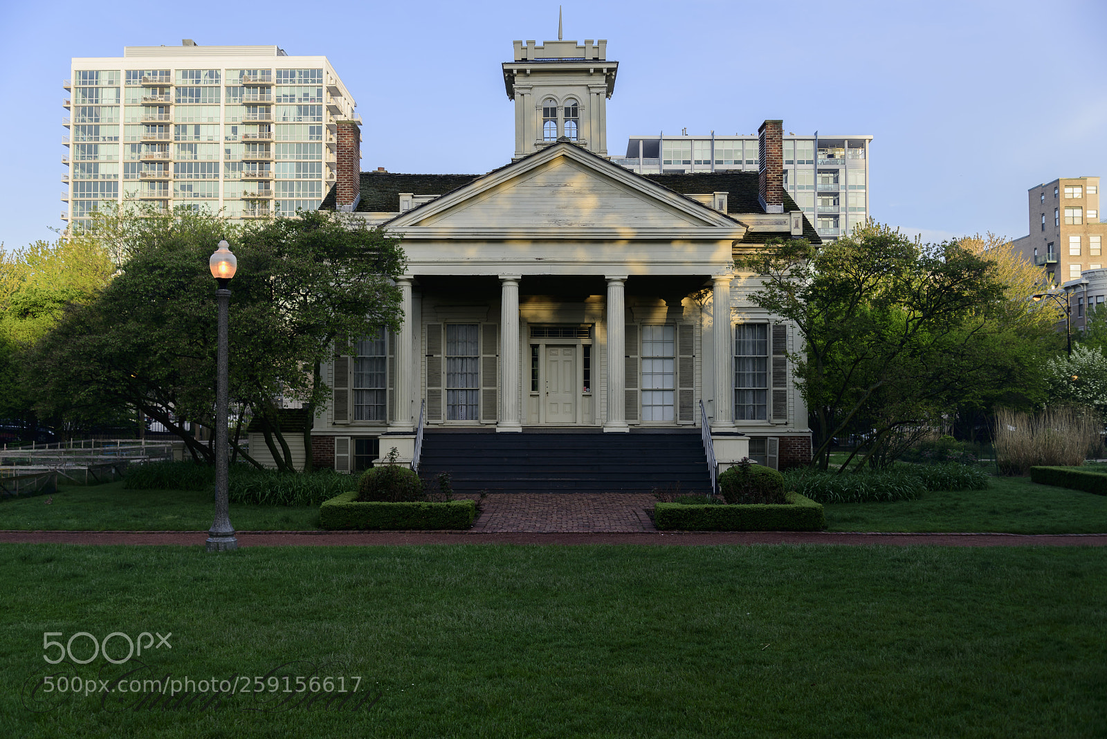 Nikon D800E sample photo. Old house, modern city photography