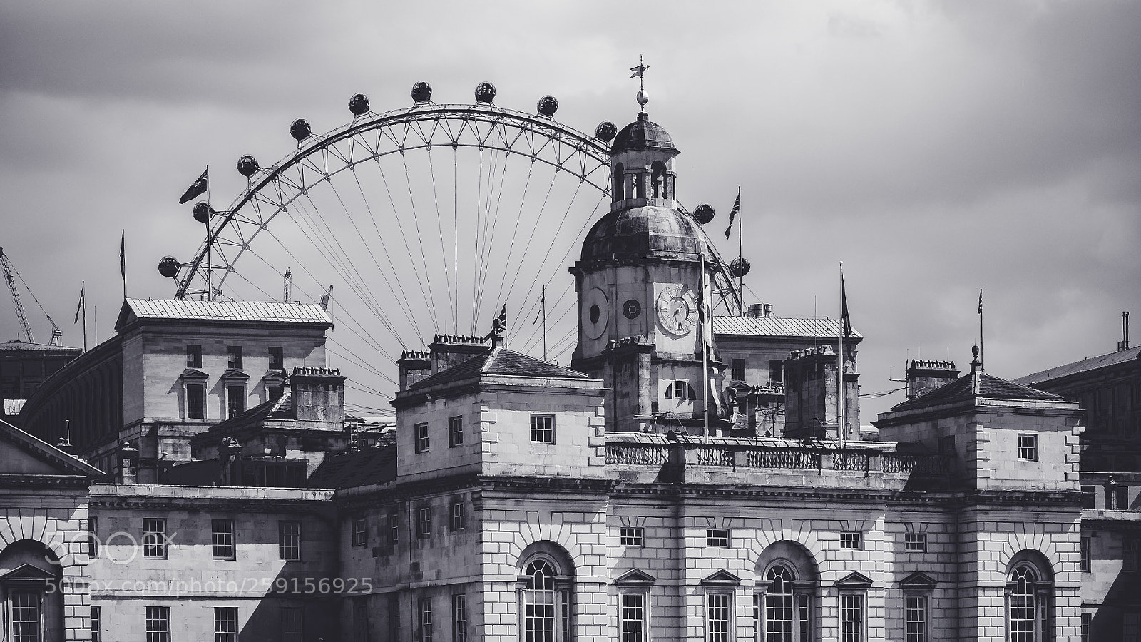 Olympus OM-D E-M5 II sample photo. London, uk photography